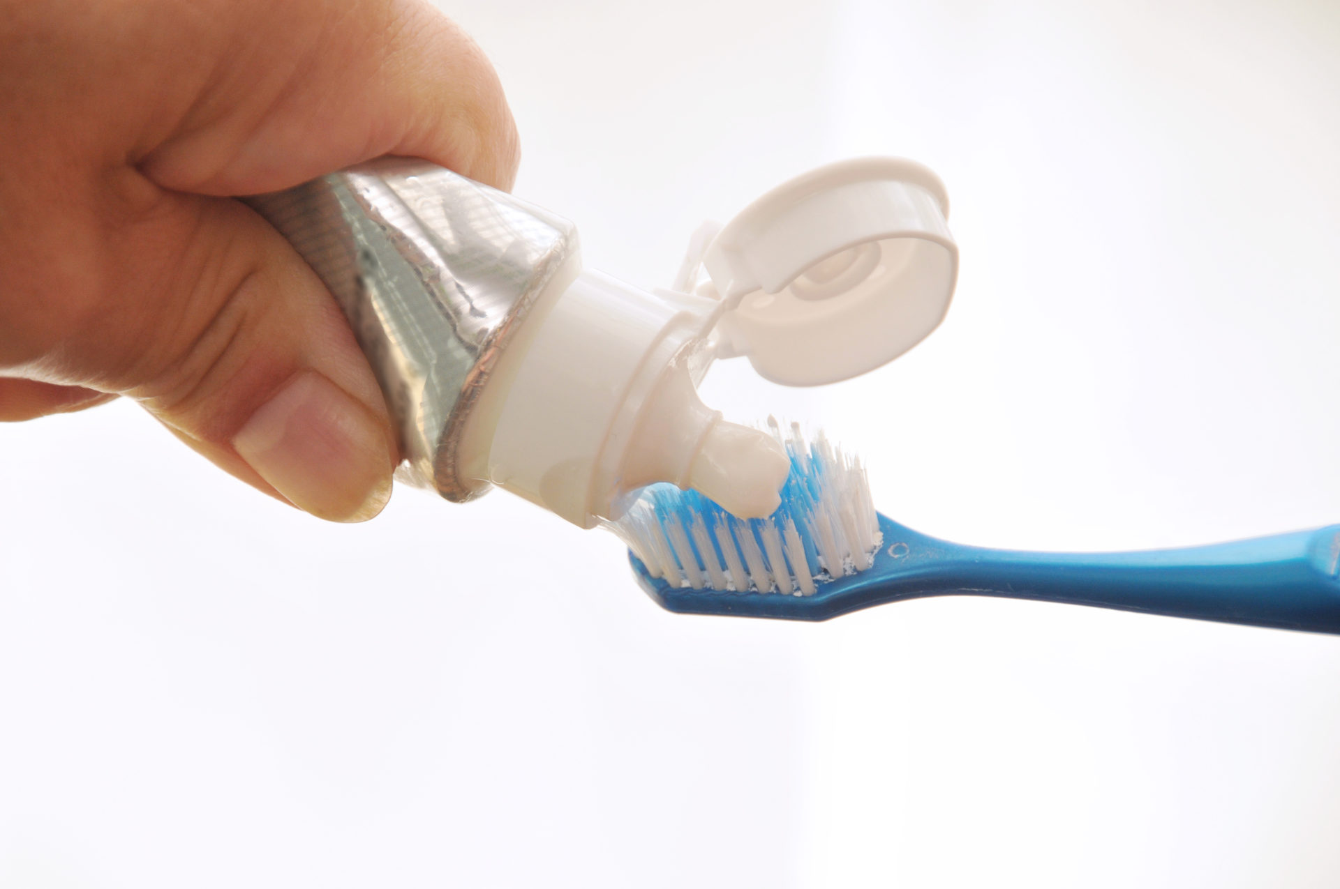 研磨剤ありと研磨剤なしの歯磨き粉 どちらを使いますか？