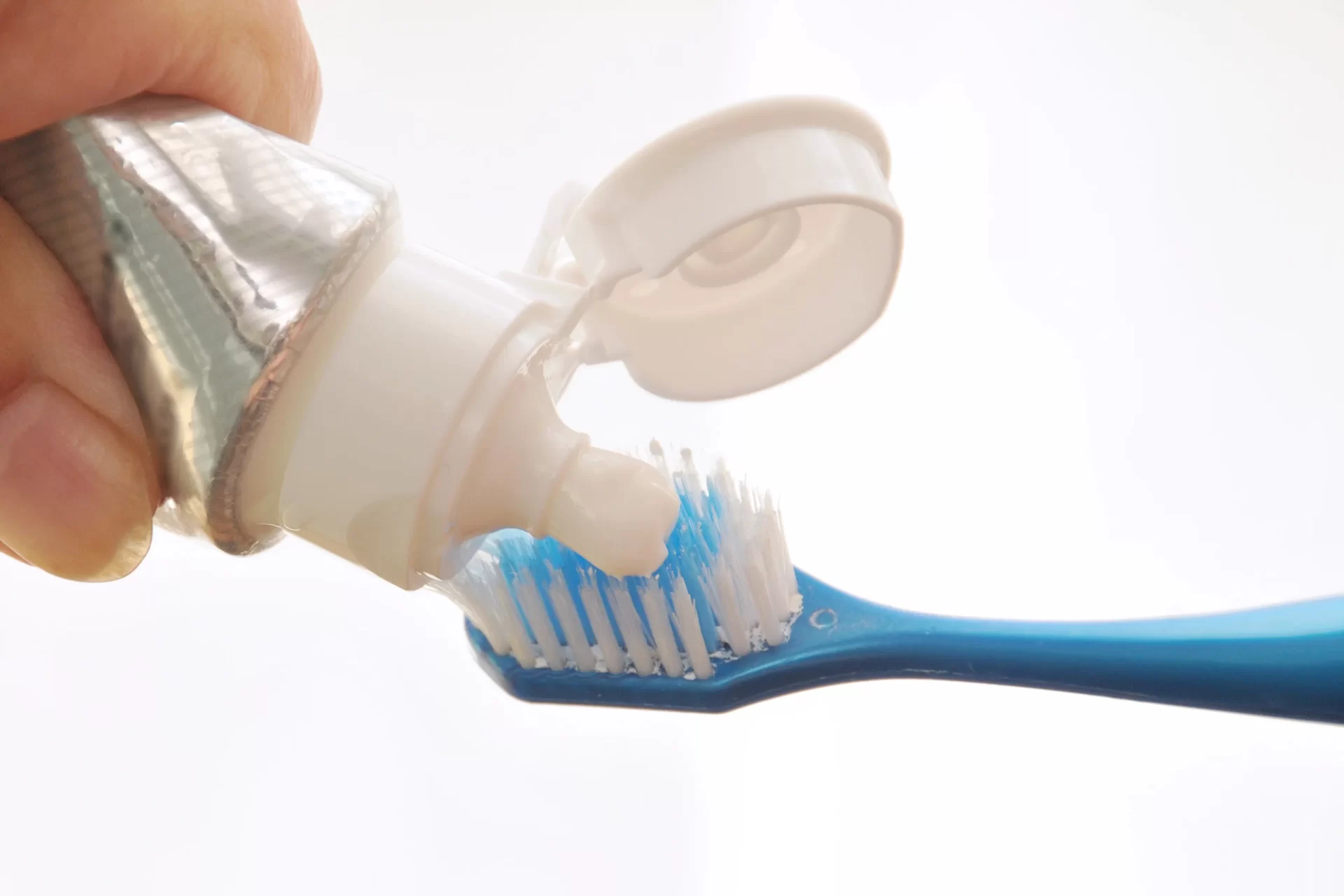 歯みがき粉の成分と効果を知って選ぶ：目的に合わせた正しい選び方