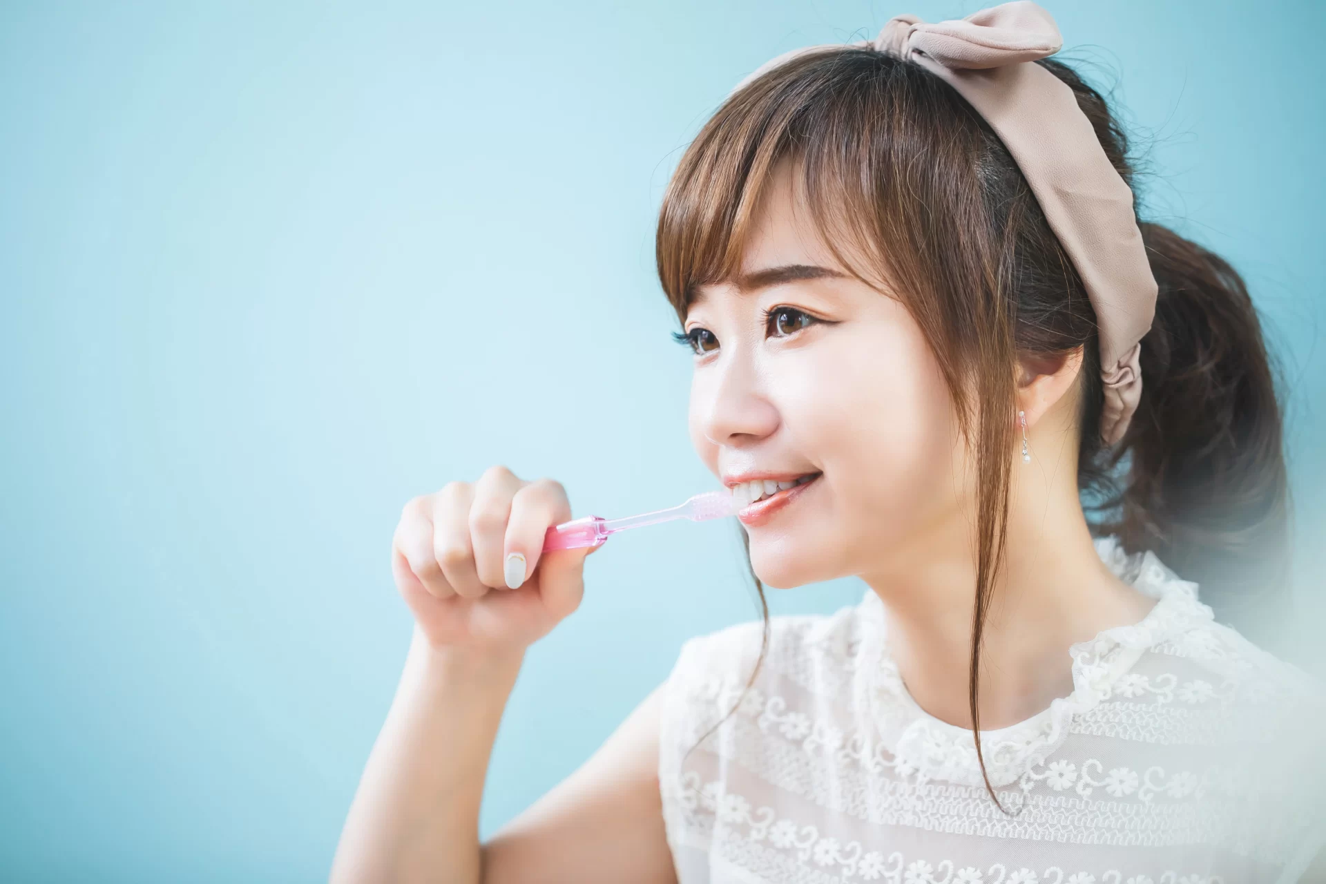 なぜ寝る前の歯磨きが効果的？